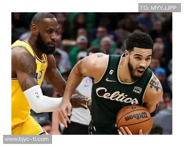 快船与湖人巅峰对决2019年圣诞大战精彩回顾与赛后分析